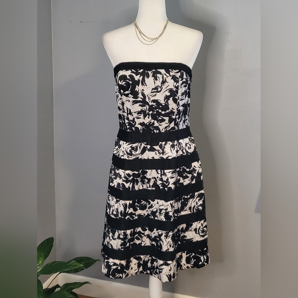 White House Black Market Strapless Lined Floral Lace Accent Wedding Prom Sz 10